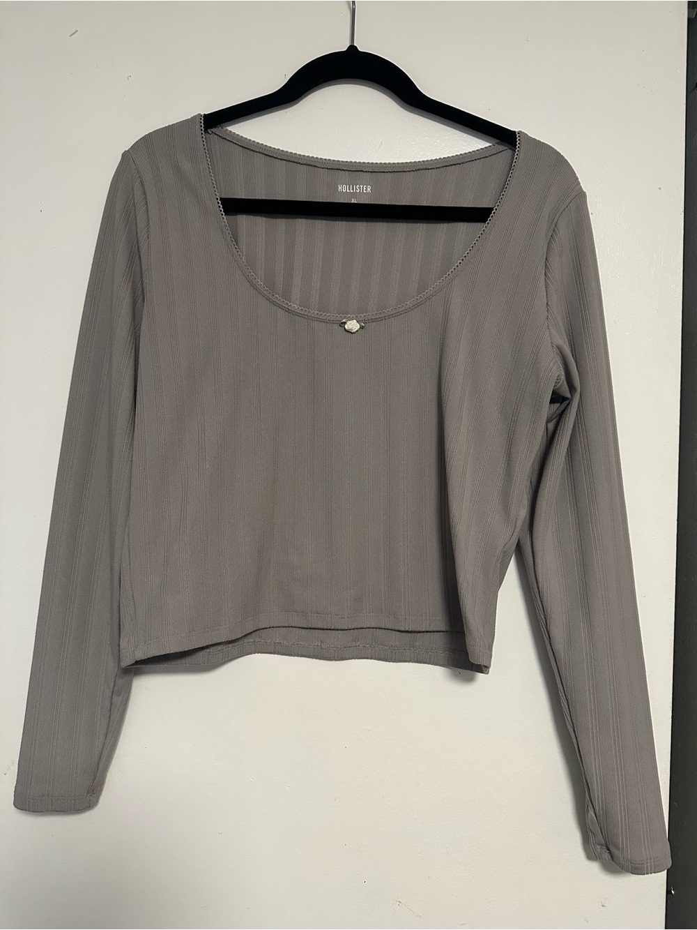 Hollister Ribbed Long Sleeve Scoop Neck Top — Light Gray